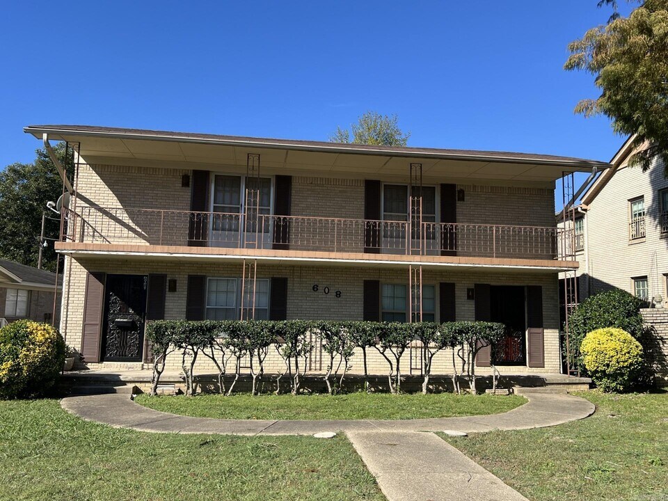 609 Chickadee Dr in Little Rock, AR - Building Photo