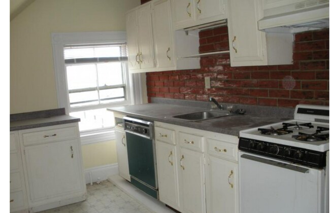 16 Dighton St, Unit 3 in Boston, MA - Building Photo - Building Photo