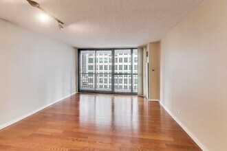 10 E Ontario St, Unit 1110 in Chicago, IL - Building Photo - Building Photo