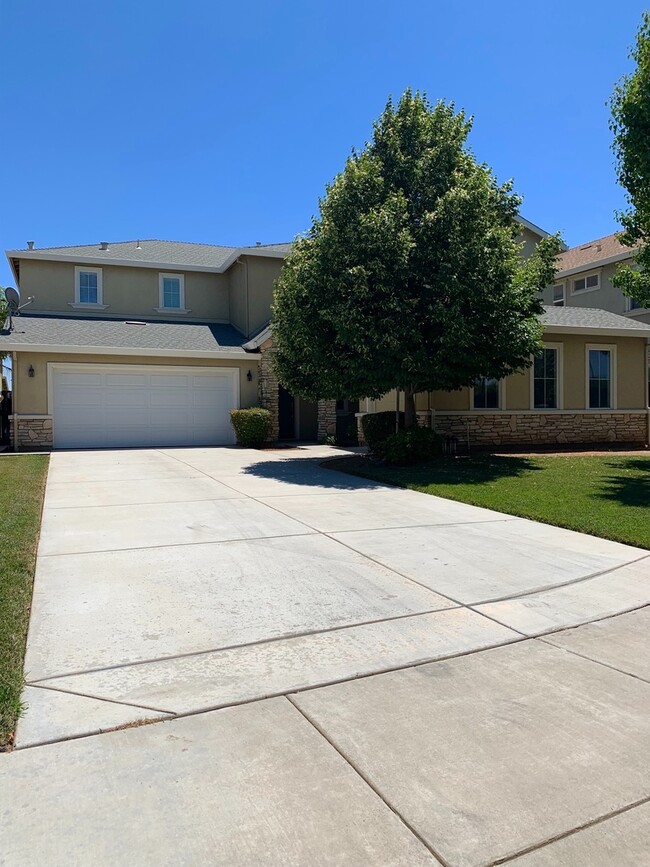 348 Anemone Ct in Patterson, CA - Building Photo - Building Photo