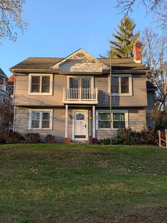 1016 Old Valley Forge Rd in King of Prussia, PA - Building Photo