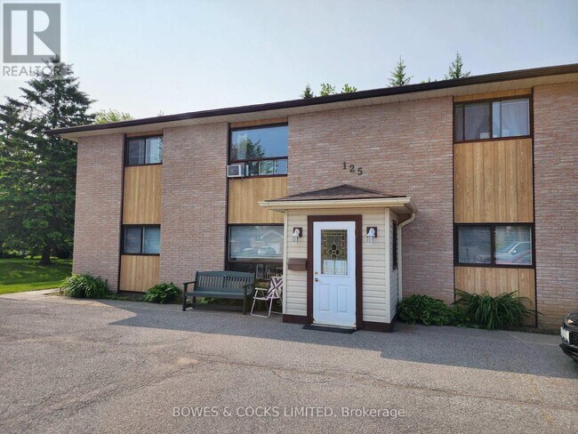 125-125 Mary St W in Kawartha Lakes, ON - Building Photo - Building Photo