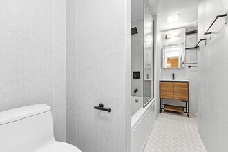 704 Eighth Avenue, Unit GARDEN in Brooklyn, NY - Building Photo - Building Photo