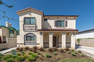405 Genoa St in Monrovia, CA - Building Photo
