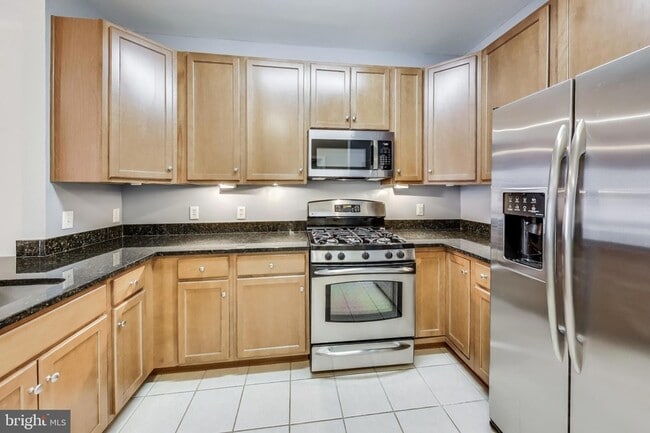 8045 Newell St, Unit 108 in Silver Spring, MD - Building Photo - Building Photo
