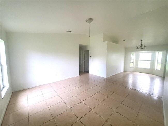 13589 SW 107th Pl in Dunnellon, FL - Building Photo - Building Photo