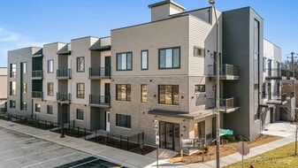 27 W Park Blvd in Villa Park, IL - Building Photo