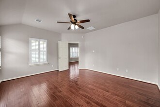 122 Snug Harbor Dr in Montgomery, TX - Building Photo - Building Photo