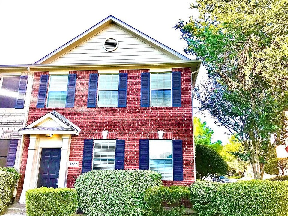 4082 Kyndra Cir in Richardson, TX - Foto de edificio