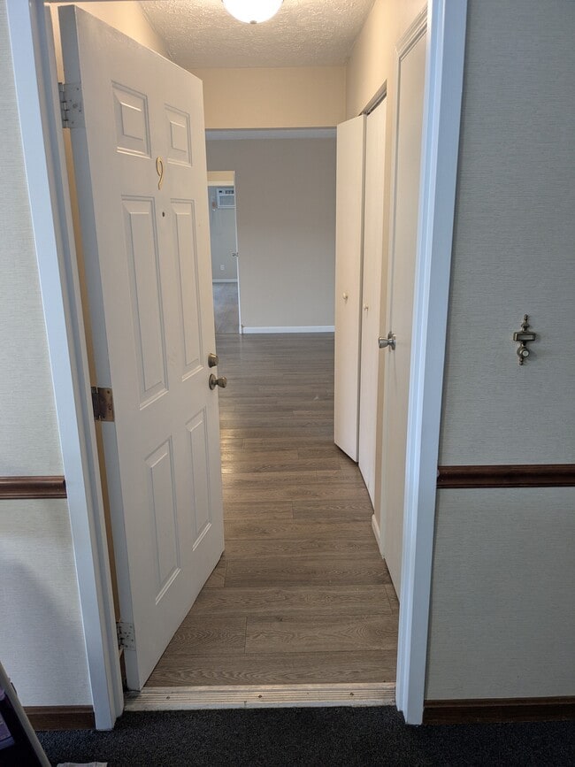 5350 Camelot Dr, Unit 9