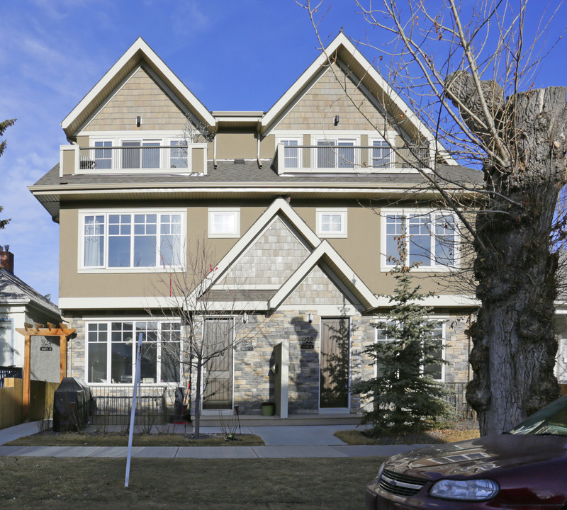 922 3rd Ave NW in Calgary, AB - Building Photo