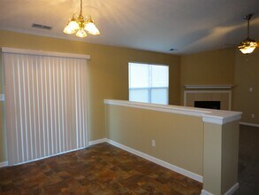 1046 Mosswood Cir in Franklin, IN - Building Photo - Building Photo