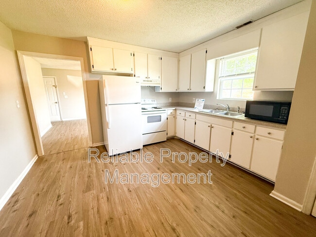 206 E Watson St in Selma, NC - Building Photo - Building Photo