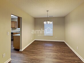 1025 St Augustine Pkwy in Locust Grove, GA - Building Photo - Building Photo