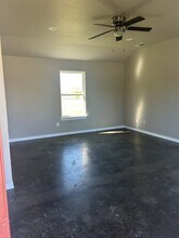 113 Quail Meadows Dr in Rio Vista, TX - Building Photo - Building Photo