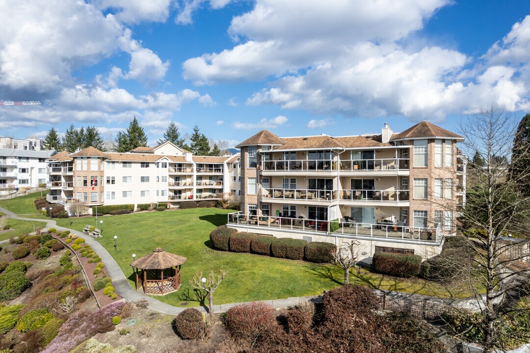 Rosewood Court in Maple Ridge, BC - Building Photo