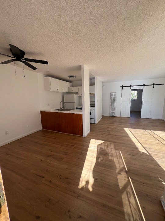 1542 Hi Point St in Los Angeles, CA - Building Photo