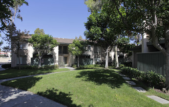 Villa Buena in Buena Park, CA - Building Photo - Building Photo