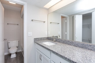 Sagebrook of Chapel Hill in Chapel Hill, NC - Building Photo - Interior Photo