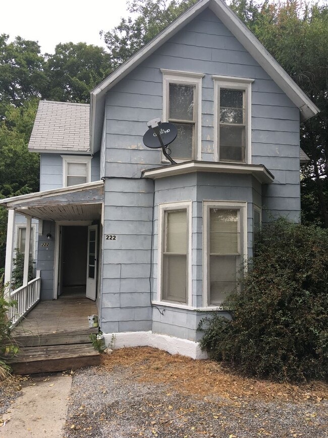 property at 222 W 11th St