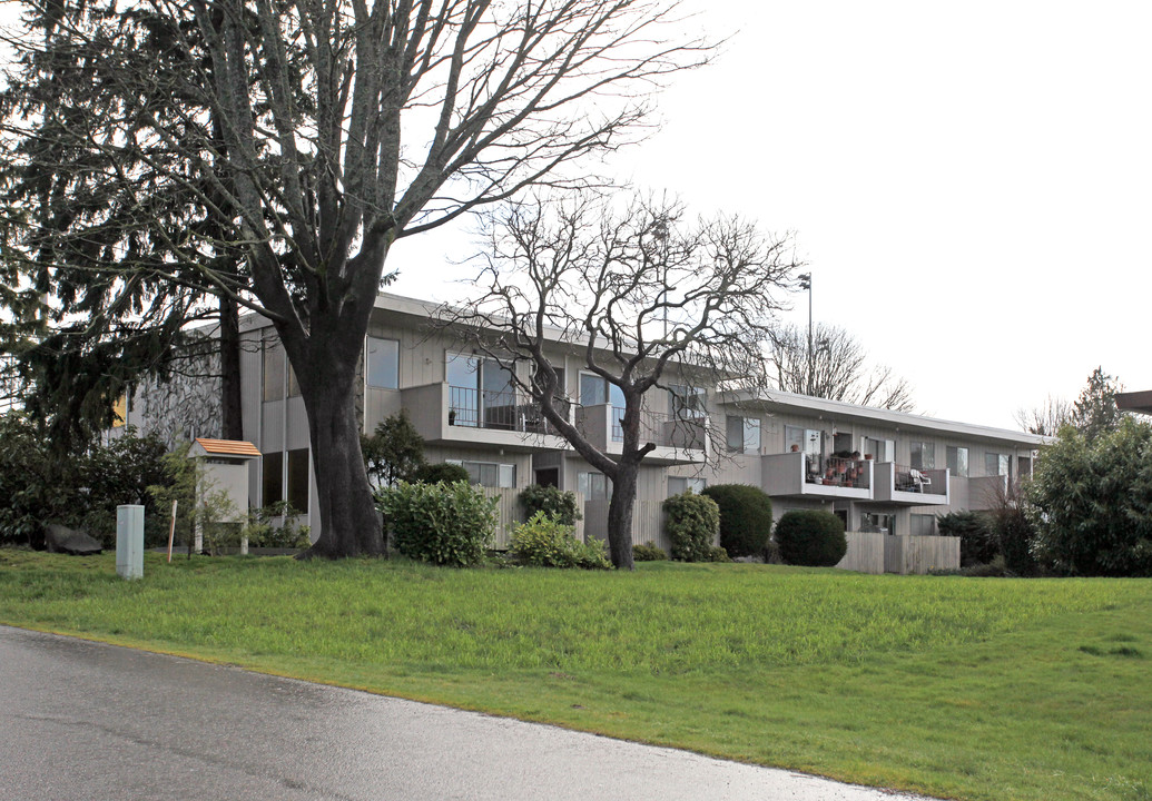 Sunwest Apartments in Seattle, WA - Building Photo