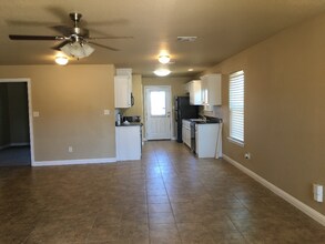 907 Dart Ct in Granbury, TX - Building Photo - Building Photo