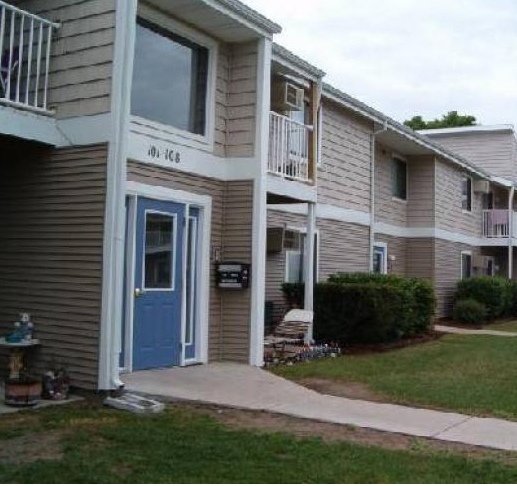 West Shore Apartments in Whitehall, MI - Foto de edificio - Building Photo