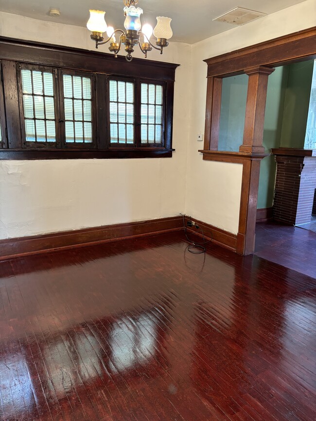 90 Hoyt St, Unit upper