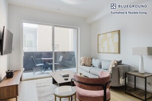 1130 N Orange Dr in Los Angeles, CA - Building Photo