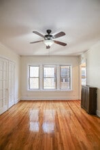 1365 W Greenleaf Ave, Unit #2D in Chicago, IL - Building Photo - Building Photo