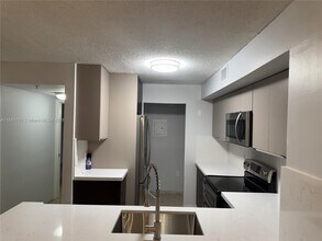 2051 Renaissance Blvd in Miramar, FL - Building Photo - Building Photo