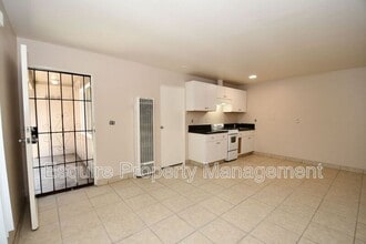 731 S F St in Oxnard, CA - Building Photo - Building Photo