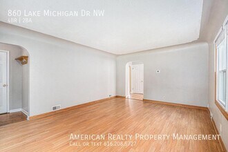 860 Lake Michigan Dr NW in Grand Rapids, MI - Building Photo - Building Photo