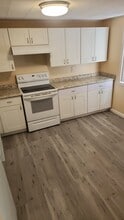 7 Padanaram Rd, Unit 20 in Danbury, CT - Foto de edificio - Building Photo