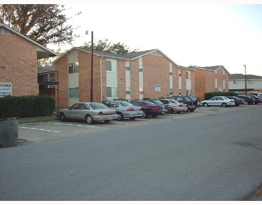 Plainsman Apartments in Bryan, TX - Foto de edificio - Building Photo