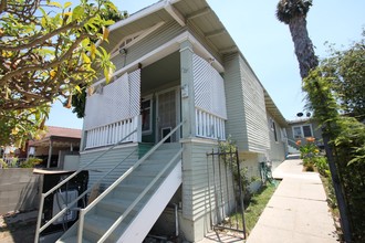 735 W Santa Cruz St in San Pedro, CA - Building Photo - Building Photo