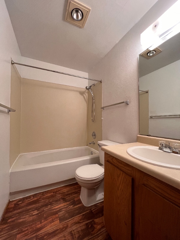 10522 Lake City Way NE