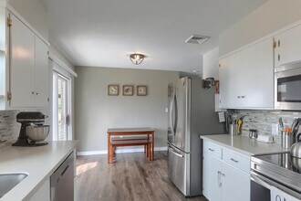 1648 E Caracas Ave in Hershey, PA - Building Photo - Building Photo