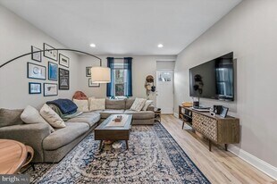 137 Vassar St in Philadelphia, PA - Building Photo