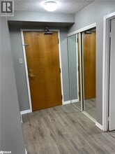 75 Ellen St in Barrie, ON - Building Photo - Building Photo