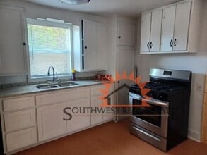 2000 Ross St in Clovis, NM - Building Photo - Building Photo