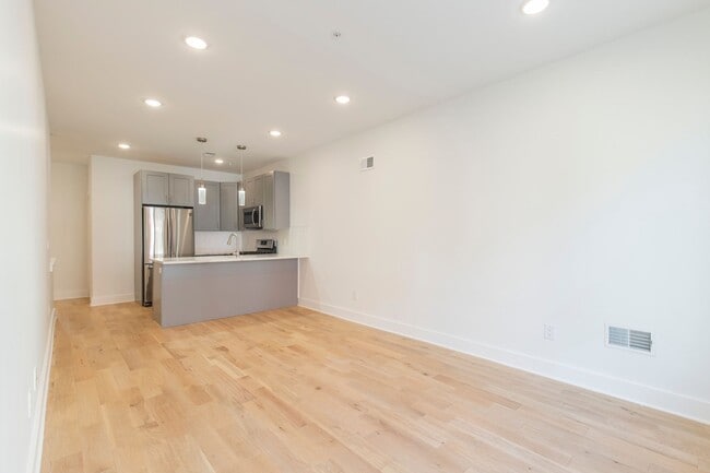 2412 Master St in Philadelphia, PA - Building Photo - Building Photo