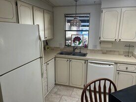 500 Robin Ln in Wildwood, FL - Building Photo