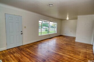 255 G St in Sparks, NV - Foto de edificio - Building Photo