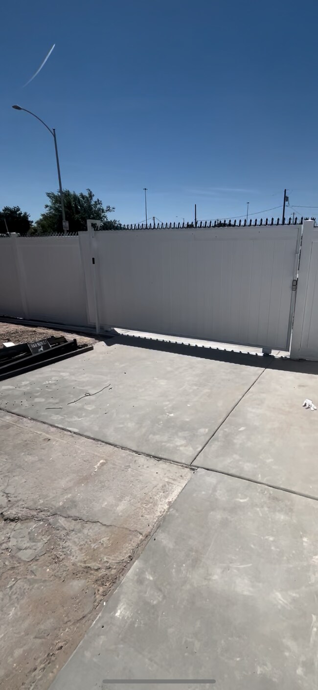 210 W Monroe Ave, Unit 210 W Monroe in Las Vegas, NV - Building Photo - Building Photo