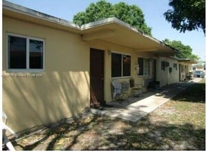 1124 NW 2nd St in Fort Lauderdale, FL - Foto de edificio - Building Photo