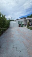 265 W 53rd Terrace in Hialeah, FL - Building Photo - Building Photo