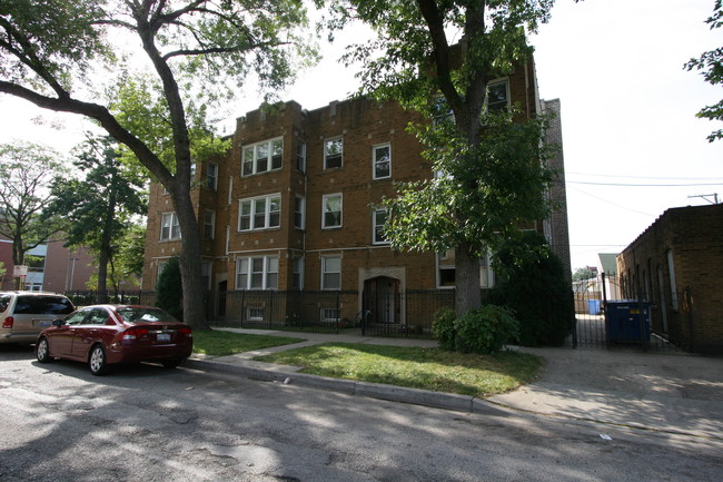 3801 W Leland Ave in Chicago, IL - Foto de edificio - Building Photo