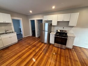 77 Ferry St, Unit 2nd floor in Chicopee, MA - Building Photo - Building Photo