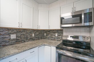 320 Simpson Pl in Peekskill, NY - Building Photo - Building Photo